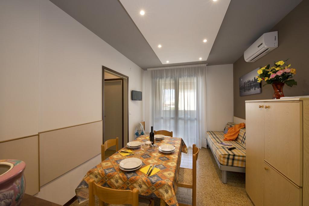 Residence G. Verdi Μπιμπιόνε Δωμάτιο φωτογραφία